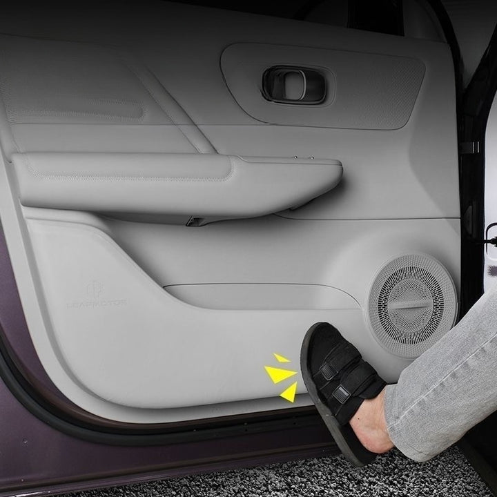 Tapis en cuir anti-coup de pied pour portières et boîte à gants pour Leapmotor B10