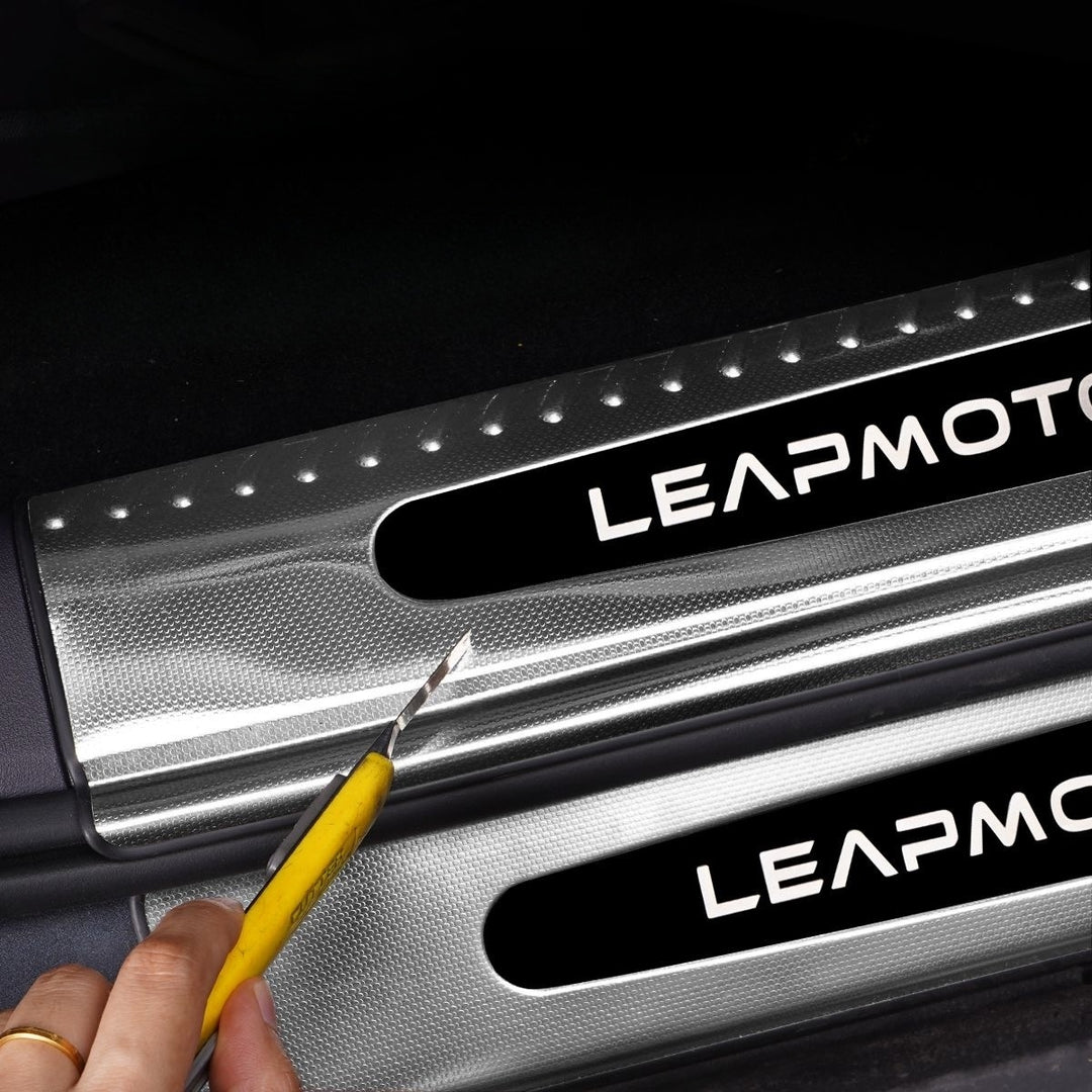 Türschwellenschutz aus Edelstahl für Leapmotor