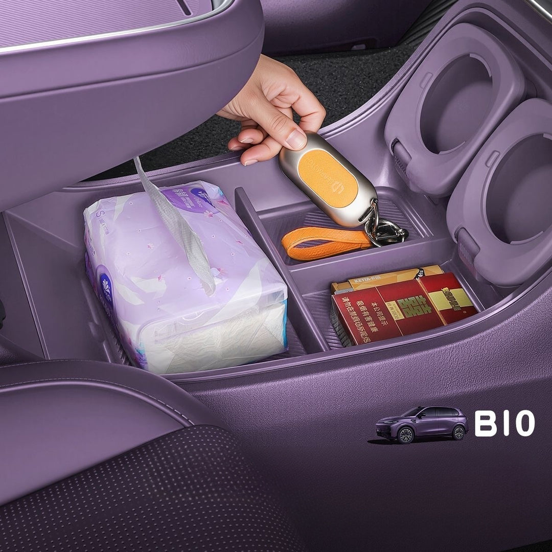 Center console lower storage box for Leapmotor B10