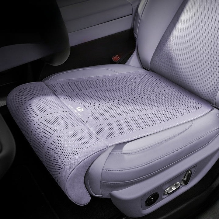 Car seat cushion with built-in leg rest for Leapmotor