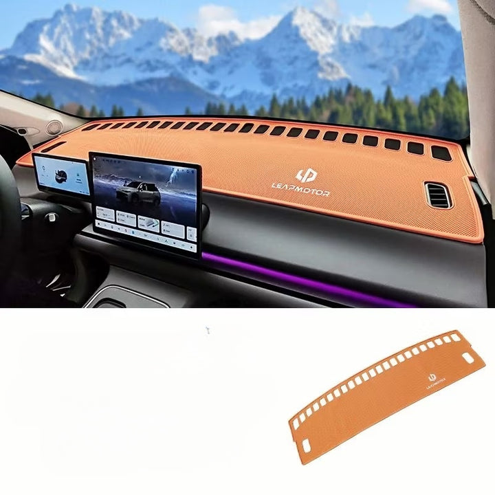 Tapis de tableau de bord en silicone personnalisé pour Leapmotor C10 | Housse de tableau de bord antidérapante